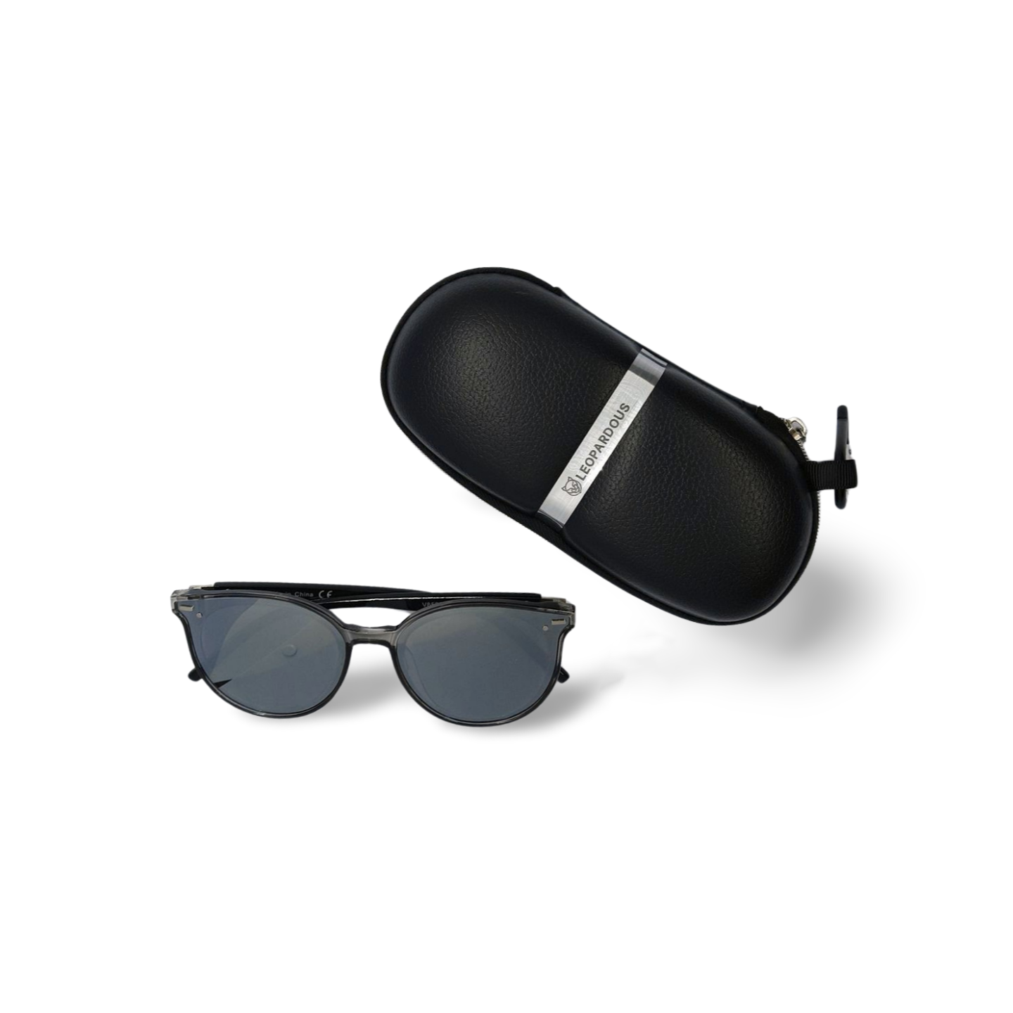 نظارات شمسية فضية